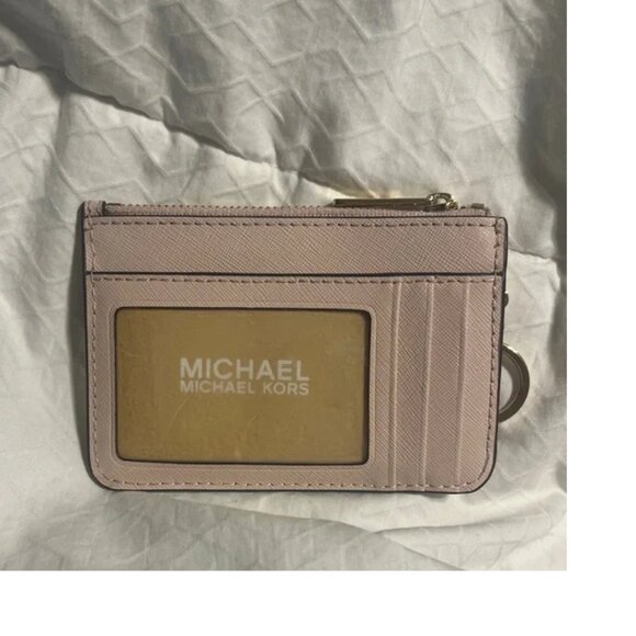 Michael Kors Blush Card Holder with Gold Accents and keychain EUC - Picture 3 of 13